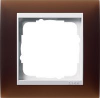 Установочная рамка Gira Event Opaque Темно-коричневого цвета с промежуточной рамкой белого глянцевого цвета