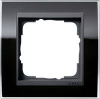 Установочная рамка Gira Event Clear Черного цвета с промежуточной рамкой "антрацит"