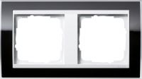 Установочная рамка Gira Event Clear Черного цвета с промежуточной рамкой белого глянцевого цвета