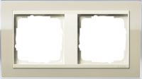Установочная рамка Gira Event Clear Песочного цвета с промежуточной рамкой кремового глянцевого цвета
